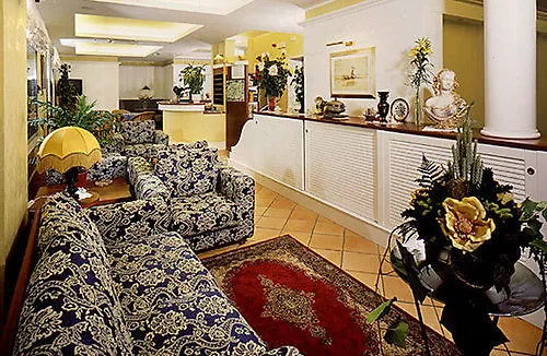 Hotel Tulipe Nazionale 리치오네