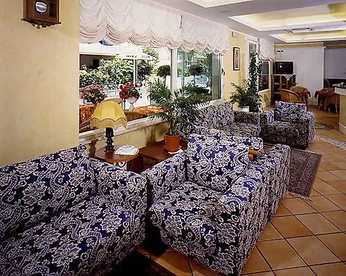 Hotel Tulipe Nazionale 리치오네